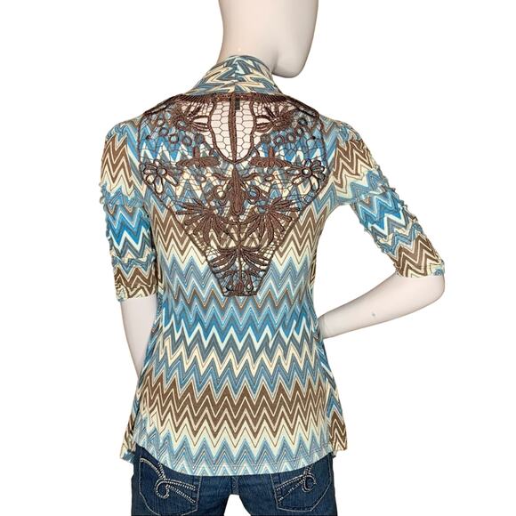 Almost Famous Crochet on Back 3/4 Sleeve Size S - Picture 3 of 8